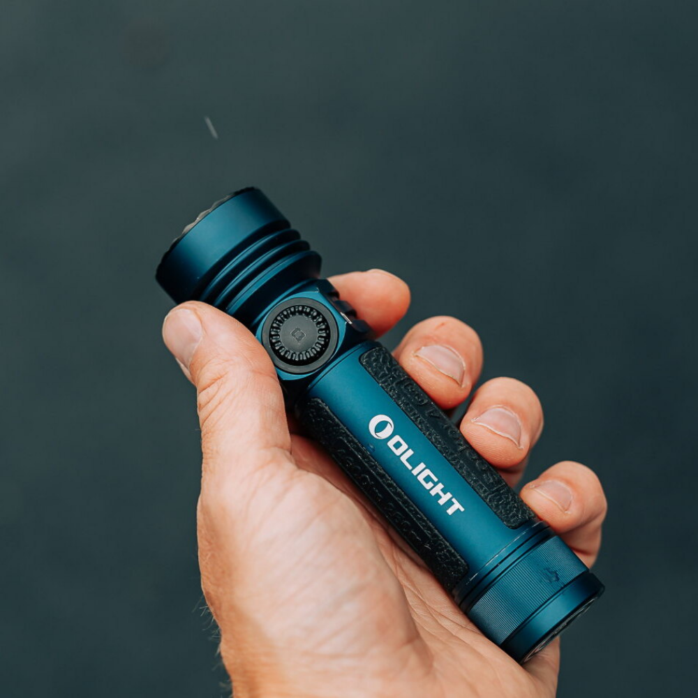 Olight - Seeker 4 Pro | Powerful Rechargeable Led Torch